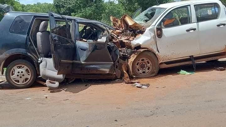 4 URGENT : un terrible accident sur la nationale Kouroussa en allant vers Cissela en ce mercredi 13 juillet 2022.